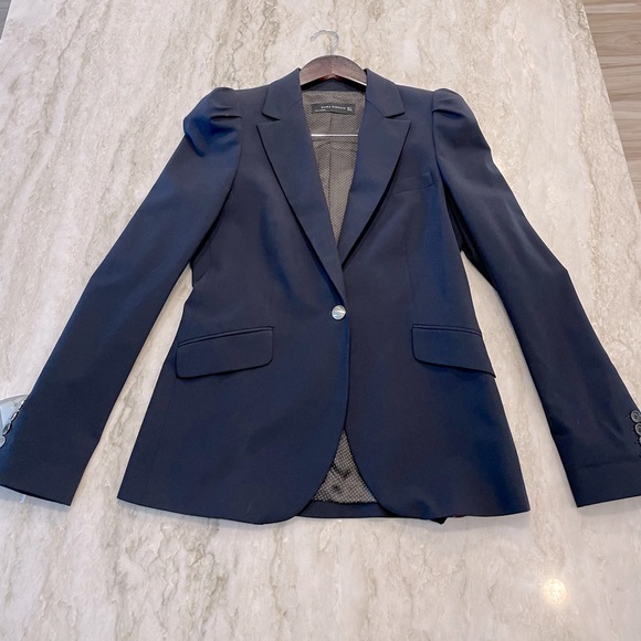 Zara Jackets & Blazers - Zara navy puffer blazer gold button